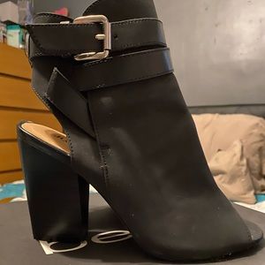 Black block heel bootie